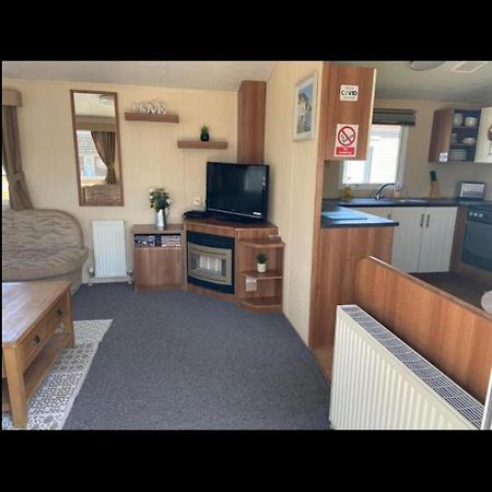 3 Bed Caravan Norfolk Near The Coast Belton with Browston Exterior photo